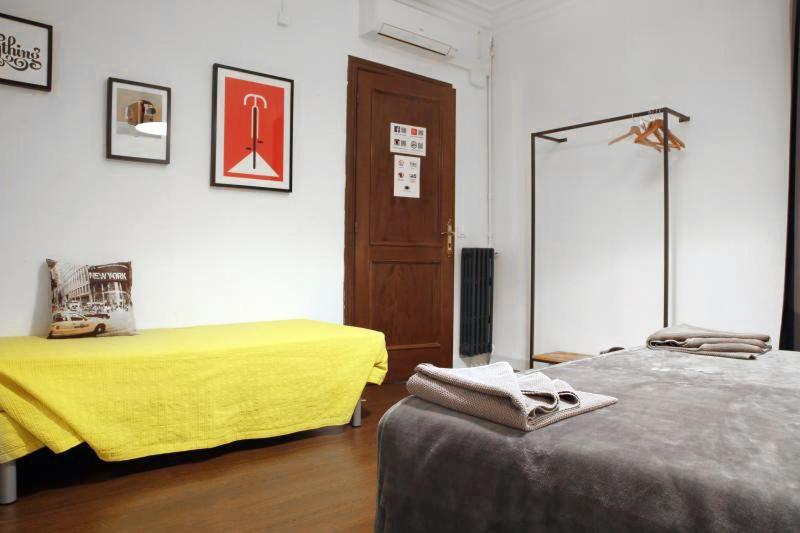 Traveller House Apartment Barcelona Bagian luar foto