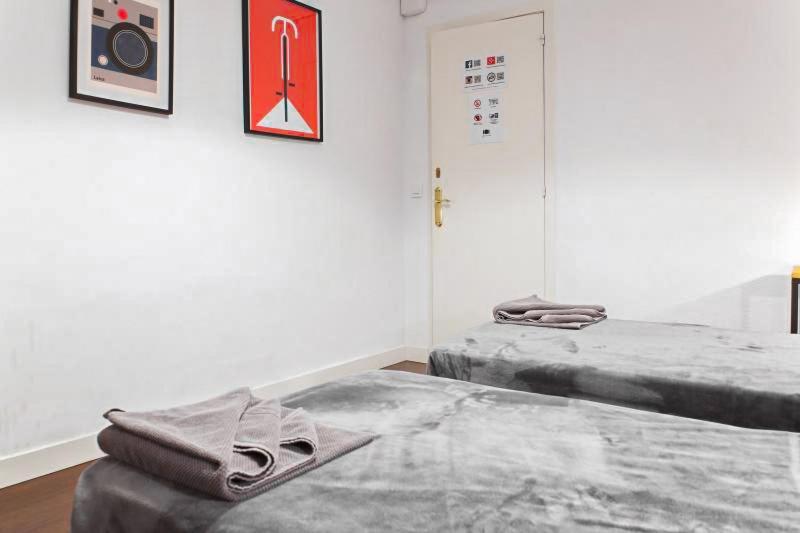 Traveller House Apartment Barcelona Bagian luar foto