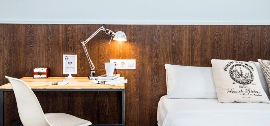 Traveller House Apartment Barcelona Bagian luar foto