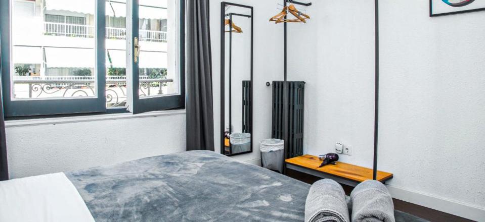 Traveller House Apartment Barcelona Bagian luar foto