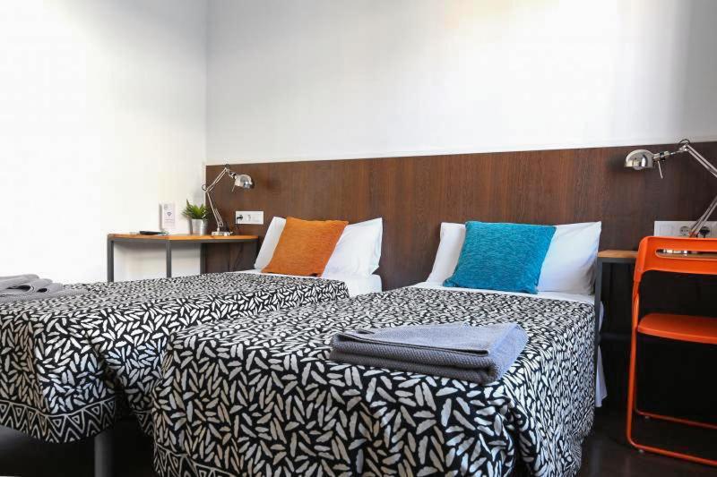 Traveller House Apartment Barcelona Bagian luar foto