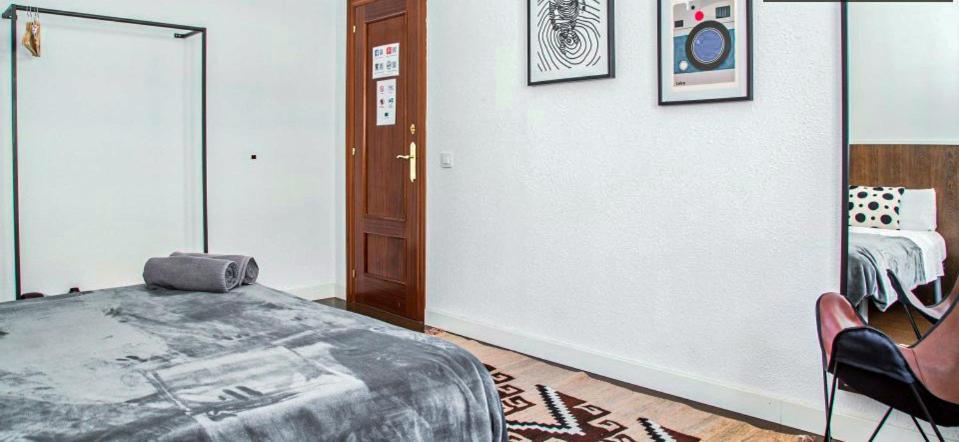 Traveller House Apartment Barcelona Bagian luar foto