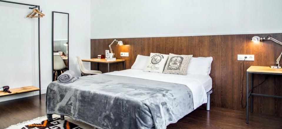 Traveller House Apartment Barcelona Bagian luar foto