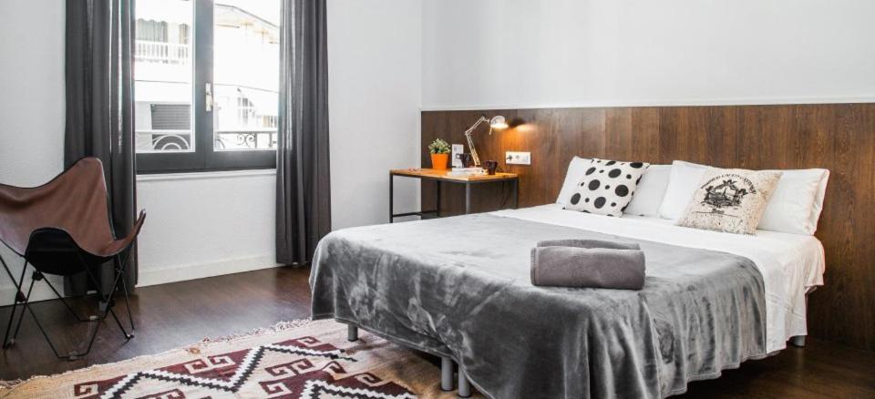 Traveller House Apartment Barcelona Bagian luar foto
